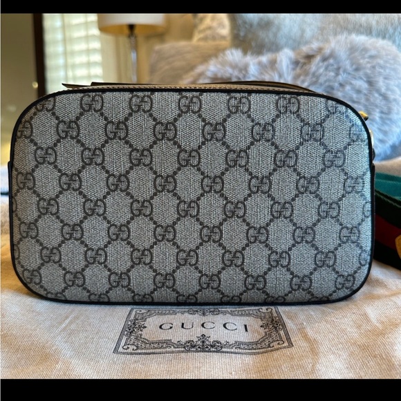 Gucci Neo Vintage GG Supreme Messenger
Bag - Picture 5 of 17